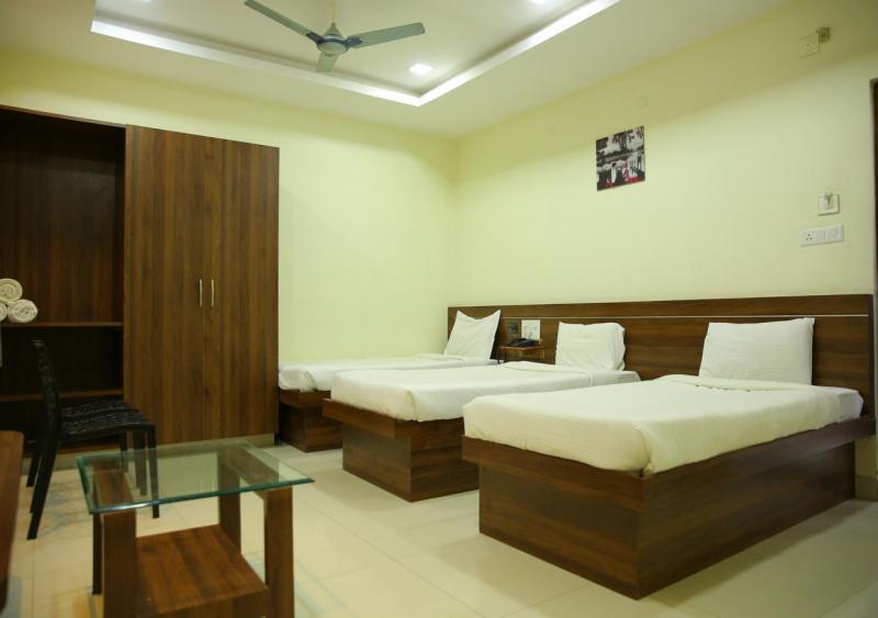 Hotel Maruthi Inn Nirmal  외부 사진