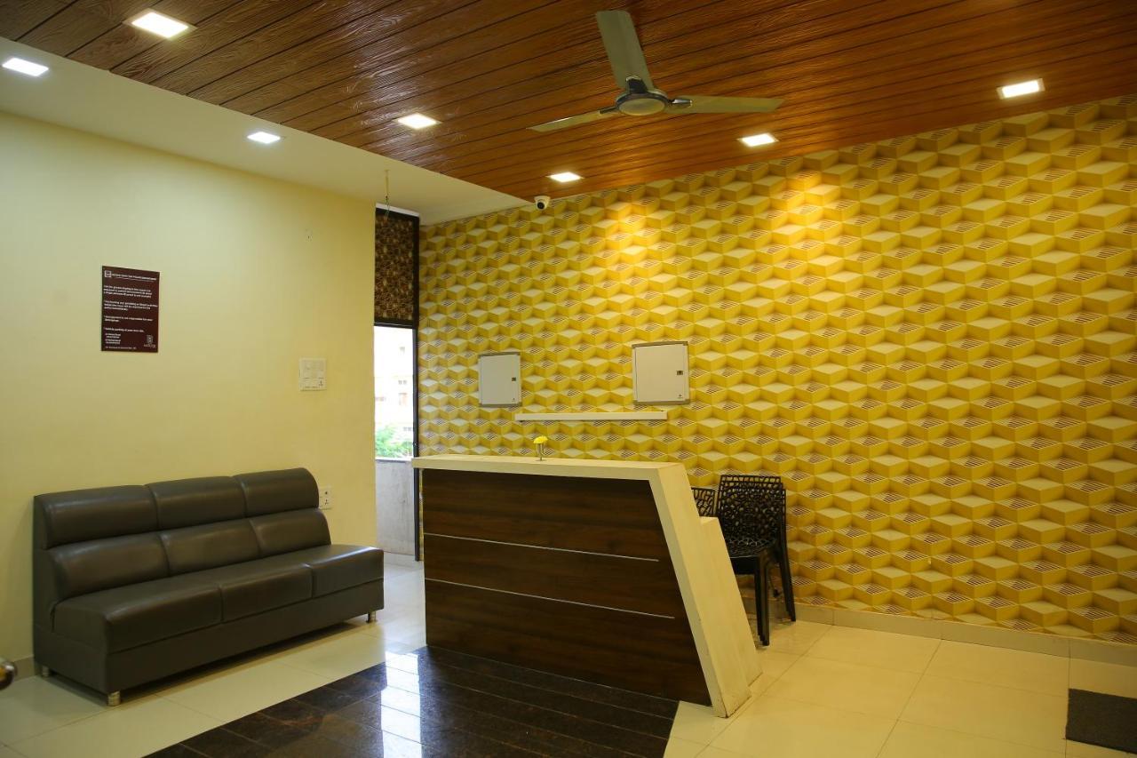 Hotel Maruthi Inn Nirmal  외부 사진