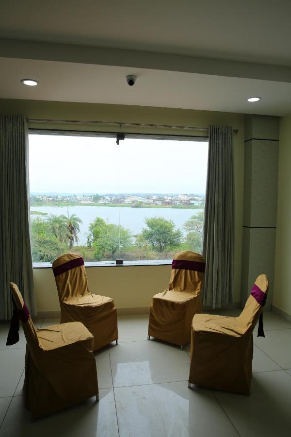 Hotel Maruthi Inn Nirmal  외부 사진