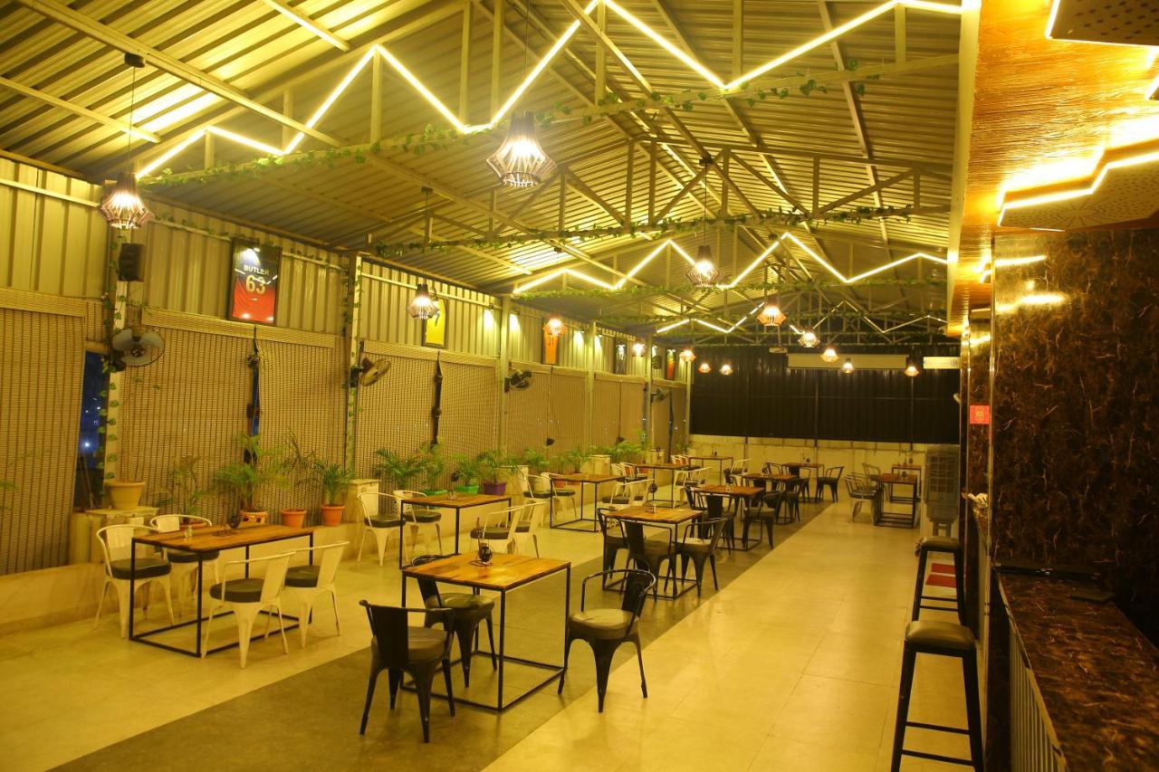 Hotel Maruthi Inn Nirmal  외부 사진