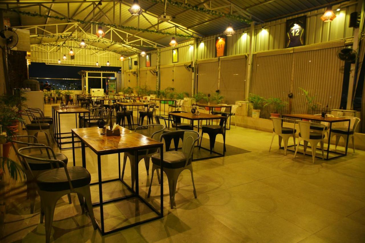 Hotel Maruthi Inn Nirmal  외부 사진