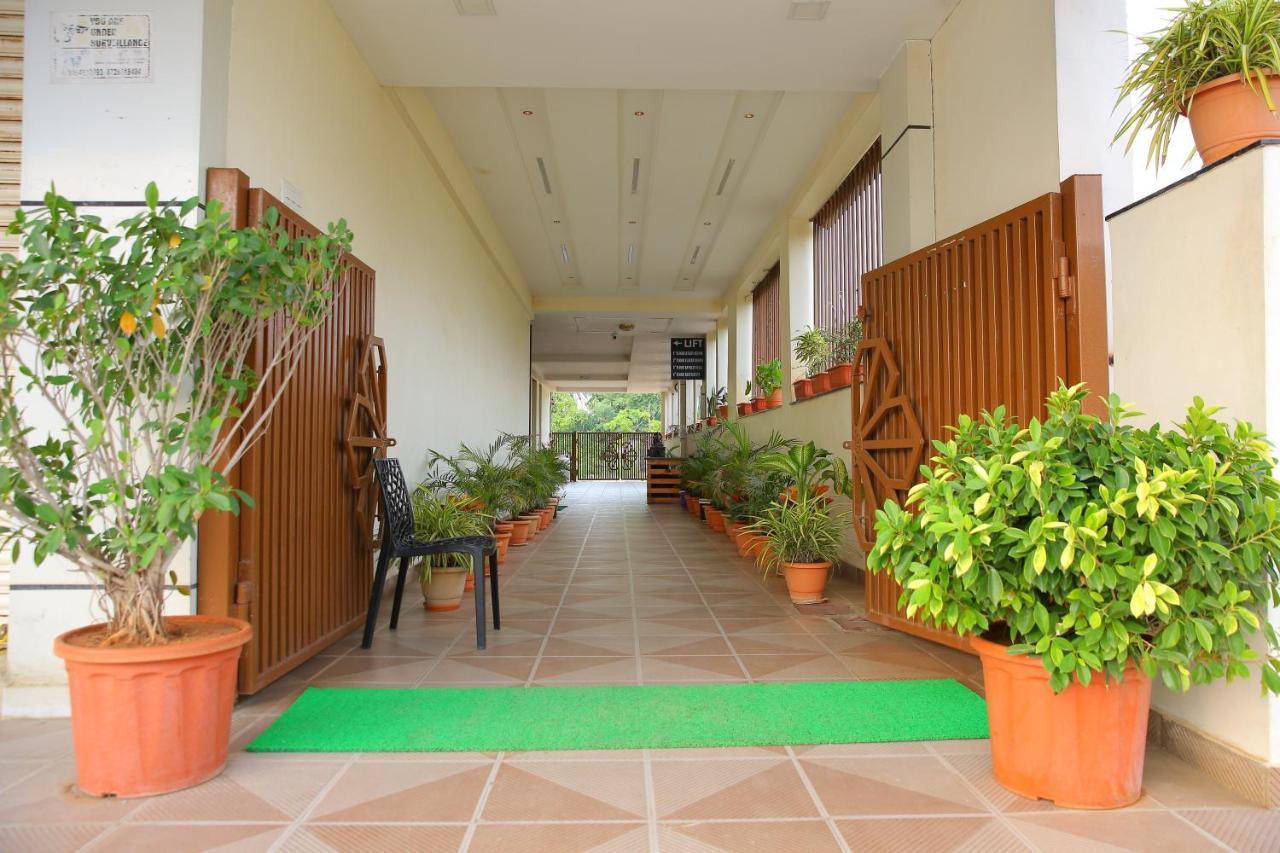 Hotel Maruthi Inn Nirmal  외부 사진