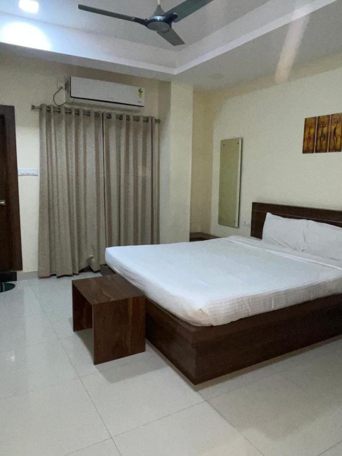 Hotel Maruthi Inn Nirmal  외부 사진